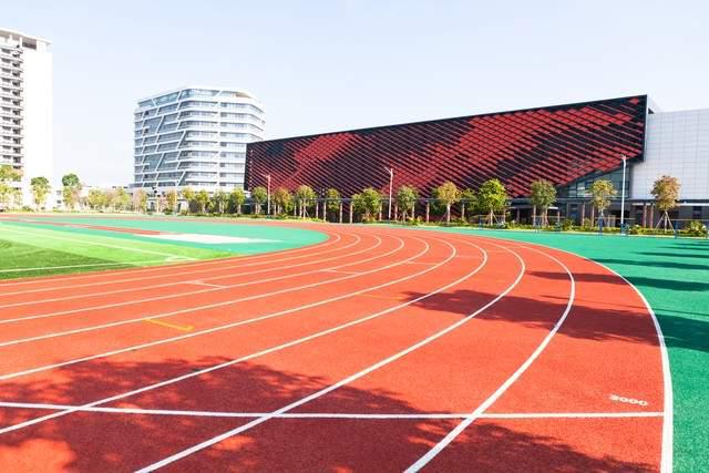 k1体育十年品牌值得信赖塑胶跑道的建设：打造专业运动新地标